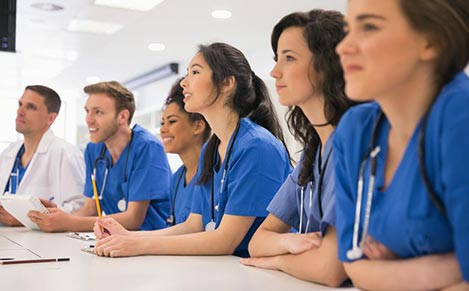 4 Steps to Get into a Nursing Program